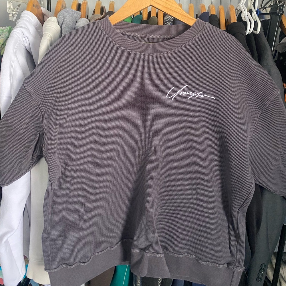 YOUNGLA CREWNECK / COLOR-GRAY / SIZE- M